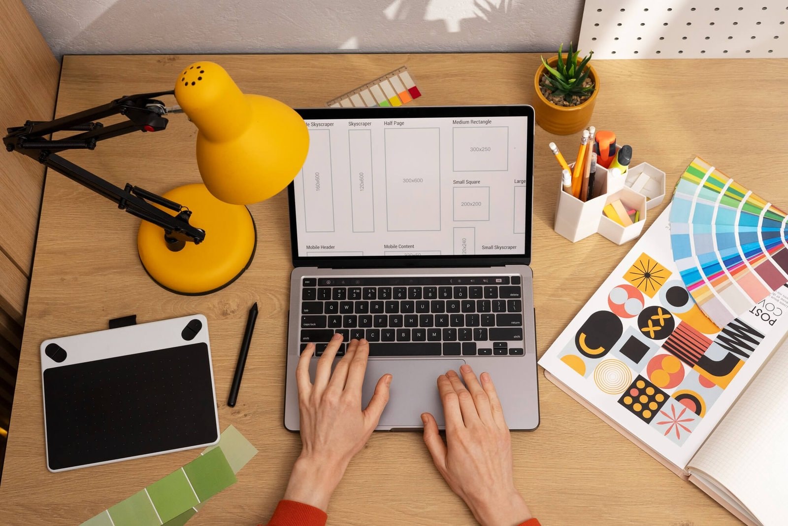 How to Create Lead Capture Landing Pages with Custom Branding & WhatsApp